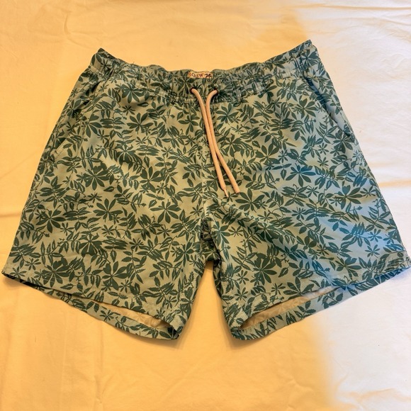 J Crew Flex Swimwear Swim Trunks Mens M Green Floral Board Shorts 6"‎ Inseam - Picture 1 of 9